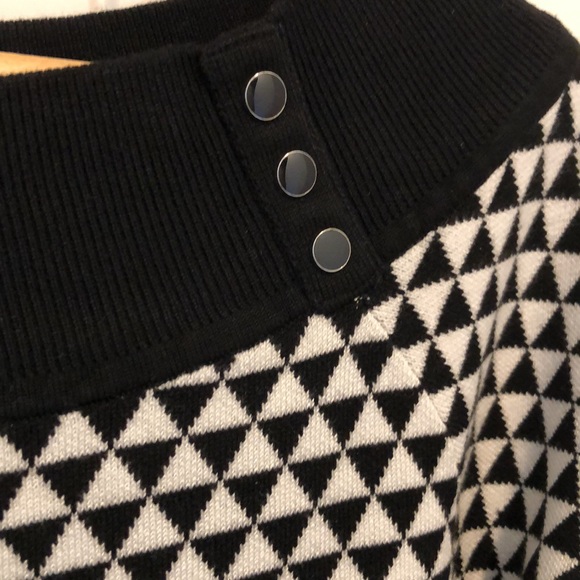 White House Black Market Wide Collar Sweater Large - Picture 4 of 7